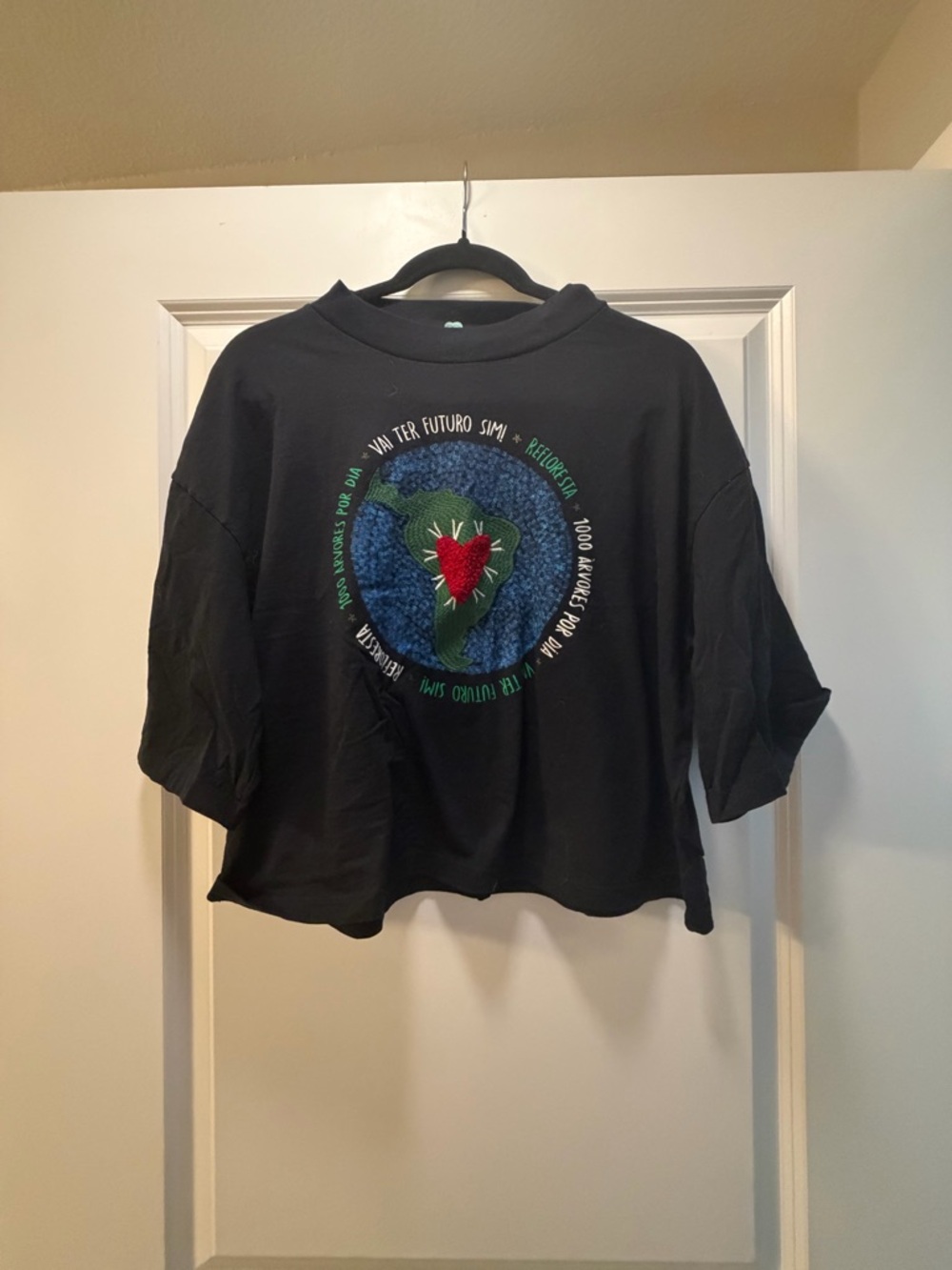 Black Graphic Cropped Tee with Earth Heart Motif